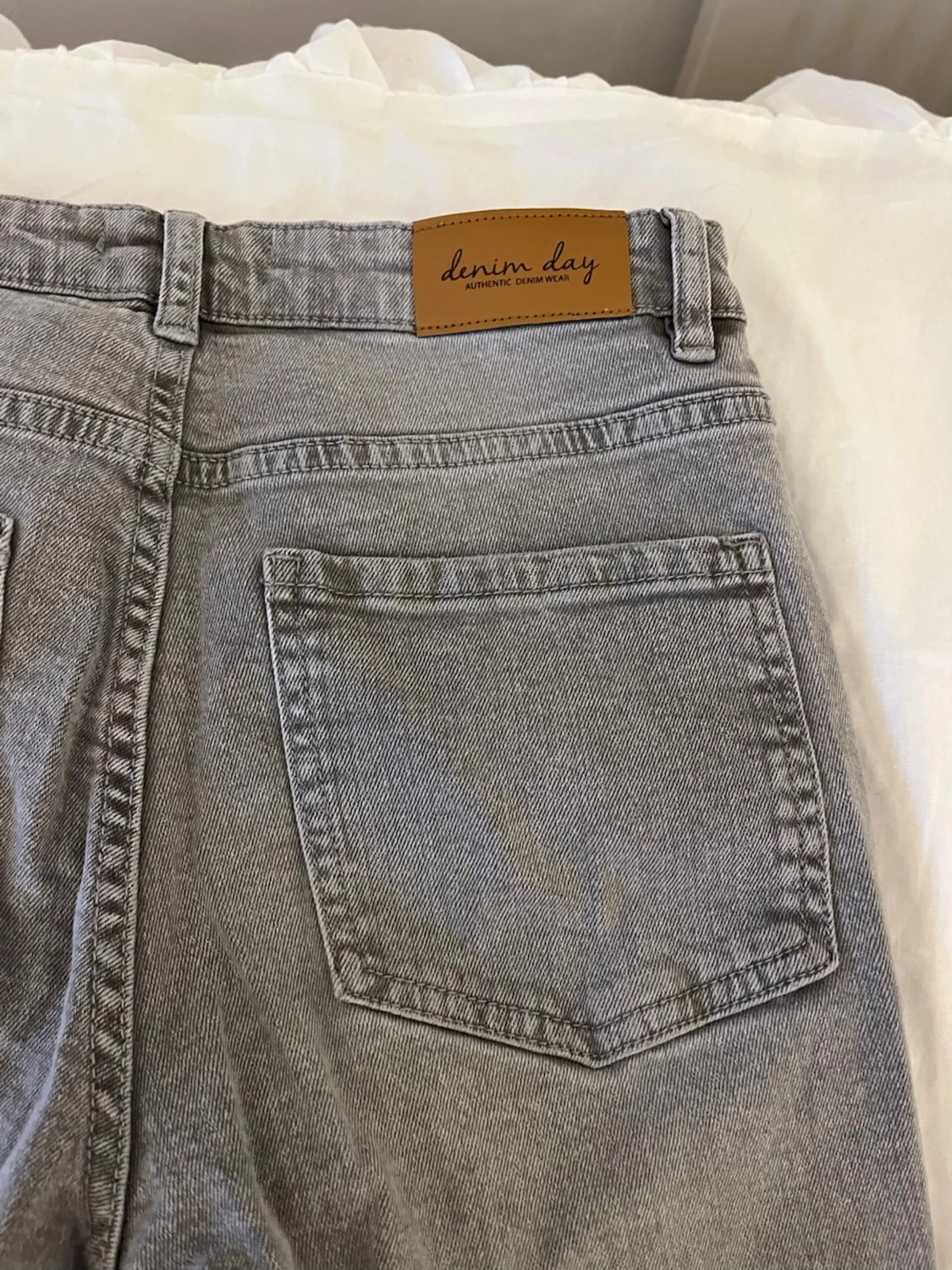 Grå bootcut jeans  - 3