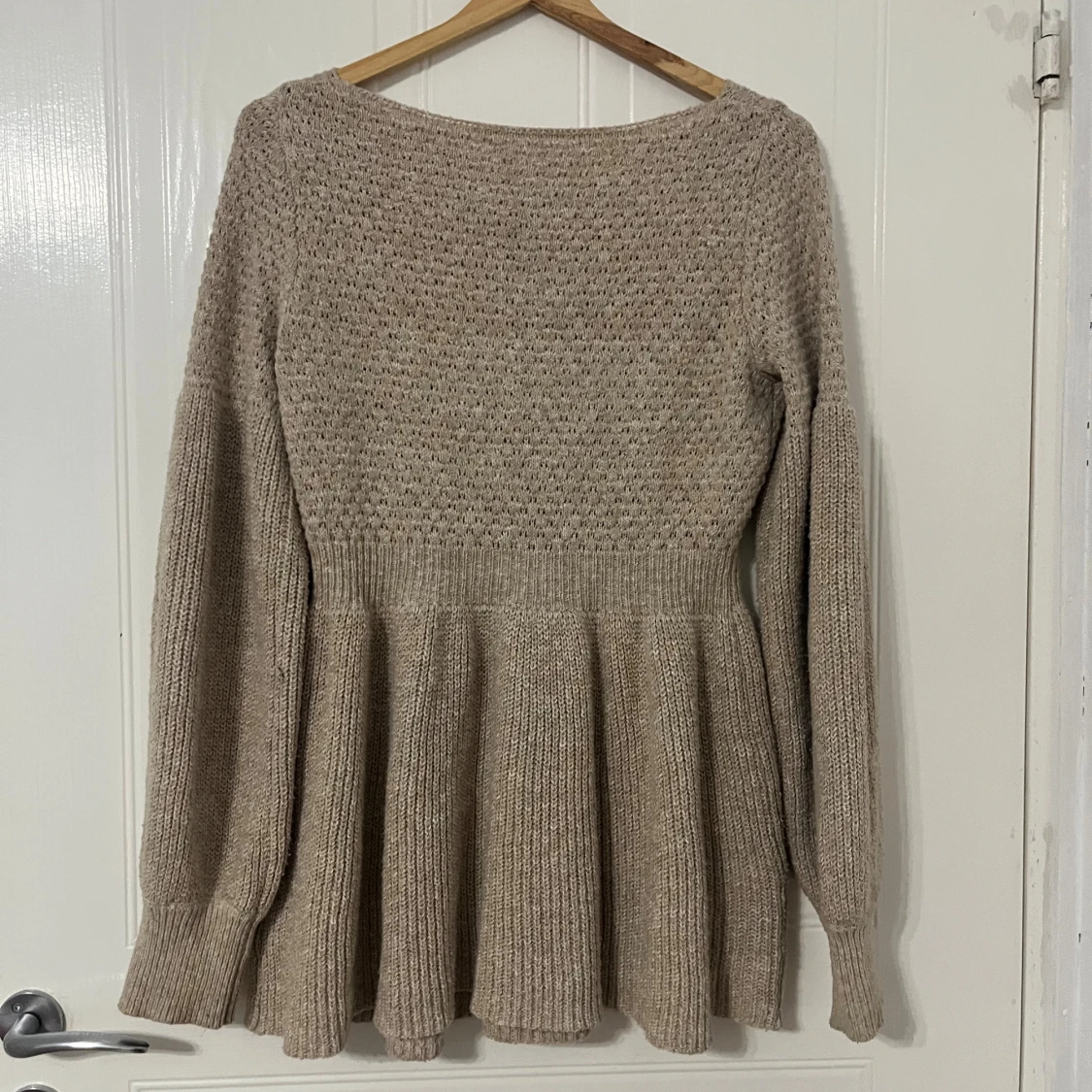 Beige stickad tröja från SHEIN - 1