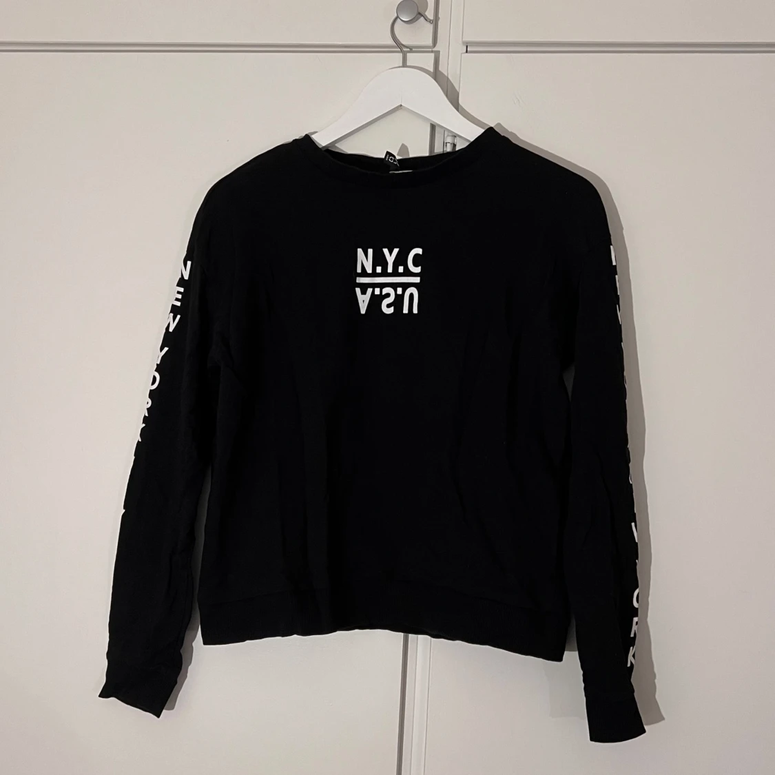 Svart långärmad tröja från H&M Divided - 1