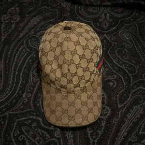 Gucci Keps - Bra keps jag använt lite ibland. Storlek M men man kan ändra storlek där bak