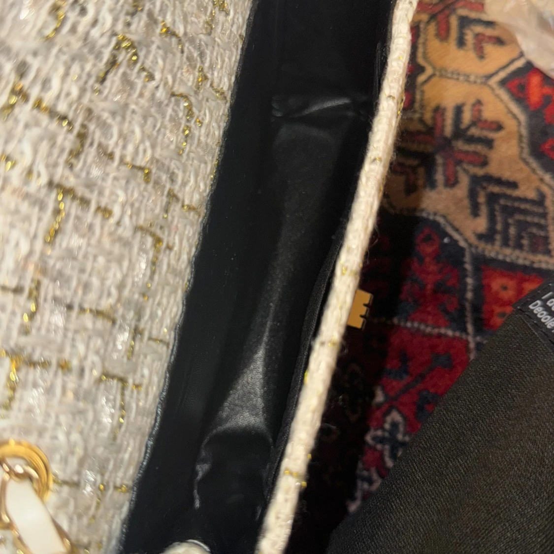 Beige axelväska i tweed med kedja - 3