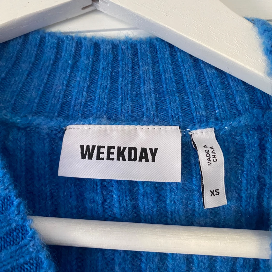 Blå stickad tröja Weekday - 1