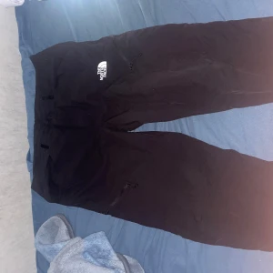 North face byxor  - Nästan nya 