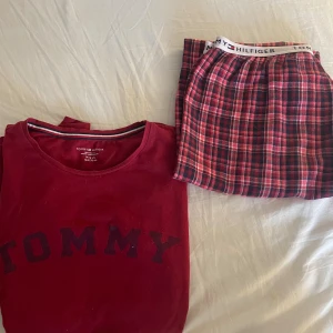  Tommy Hilfiger set - Bra skick, st S (säljer för dem inte kommer till användning)