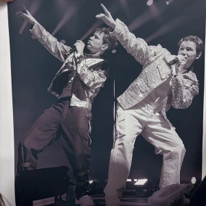 Poster på Marcus och Martinus  - Säljer min Marcus och Martinus poster eftersom den inte kommer till användning. Den är 40x50 cm🙌🏻