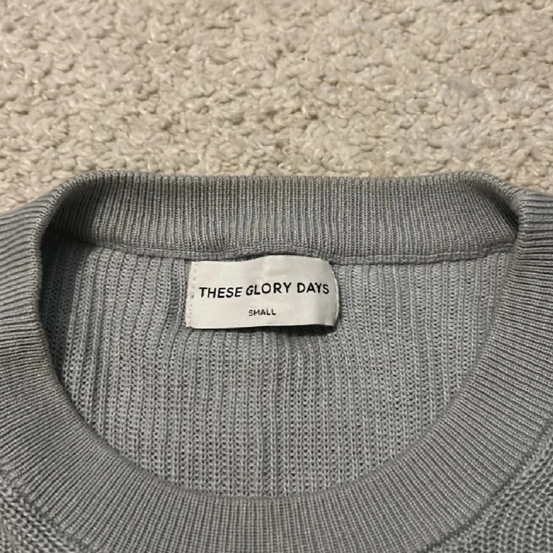 Grå stickad tröja These Glory Days - 3