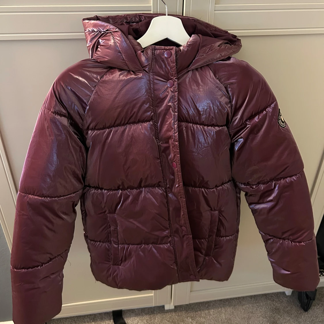 Vinröd vinterjacka från Minoti