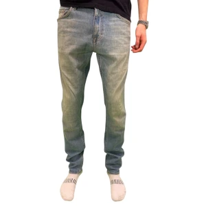 Tiger Of Sweden Jeans - Hej! Säljer dessa väldigt populära och snygga Jeans från Tiger Of Sweden| Storlek: W31/L34| Skicket är mycket bra | Modellen är 185 och väger 65kg | Pris kan diskuteras! | Hör av dig vid intresse eller minsta fundering!