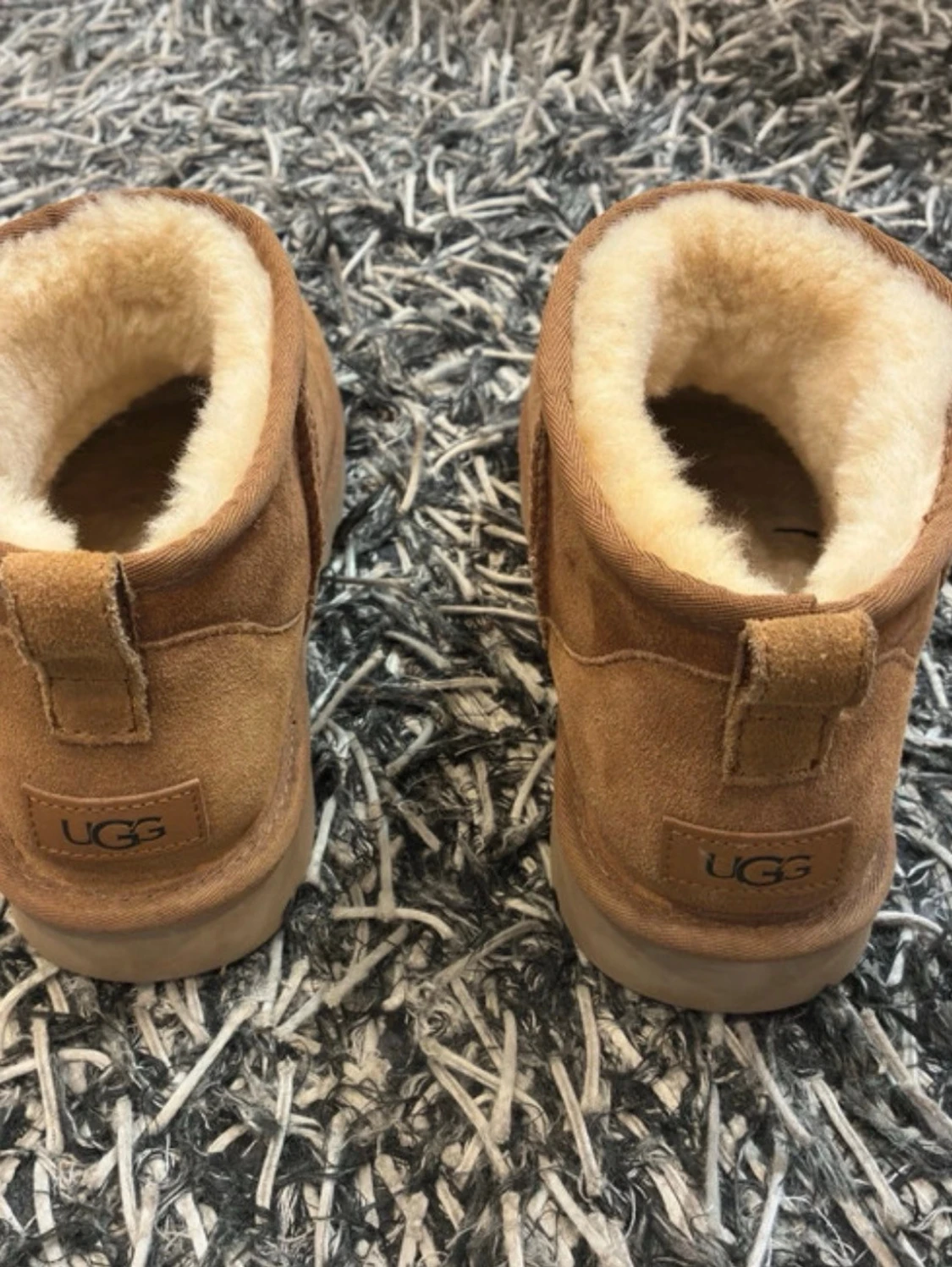 Uggs  - 1