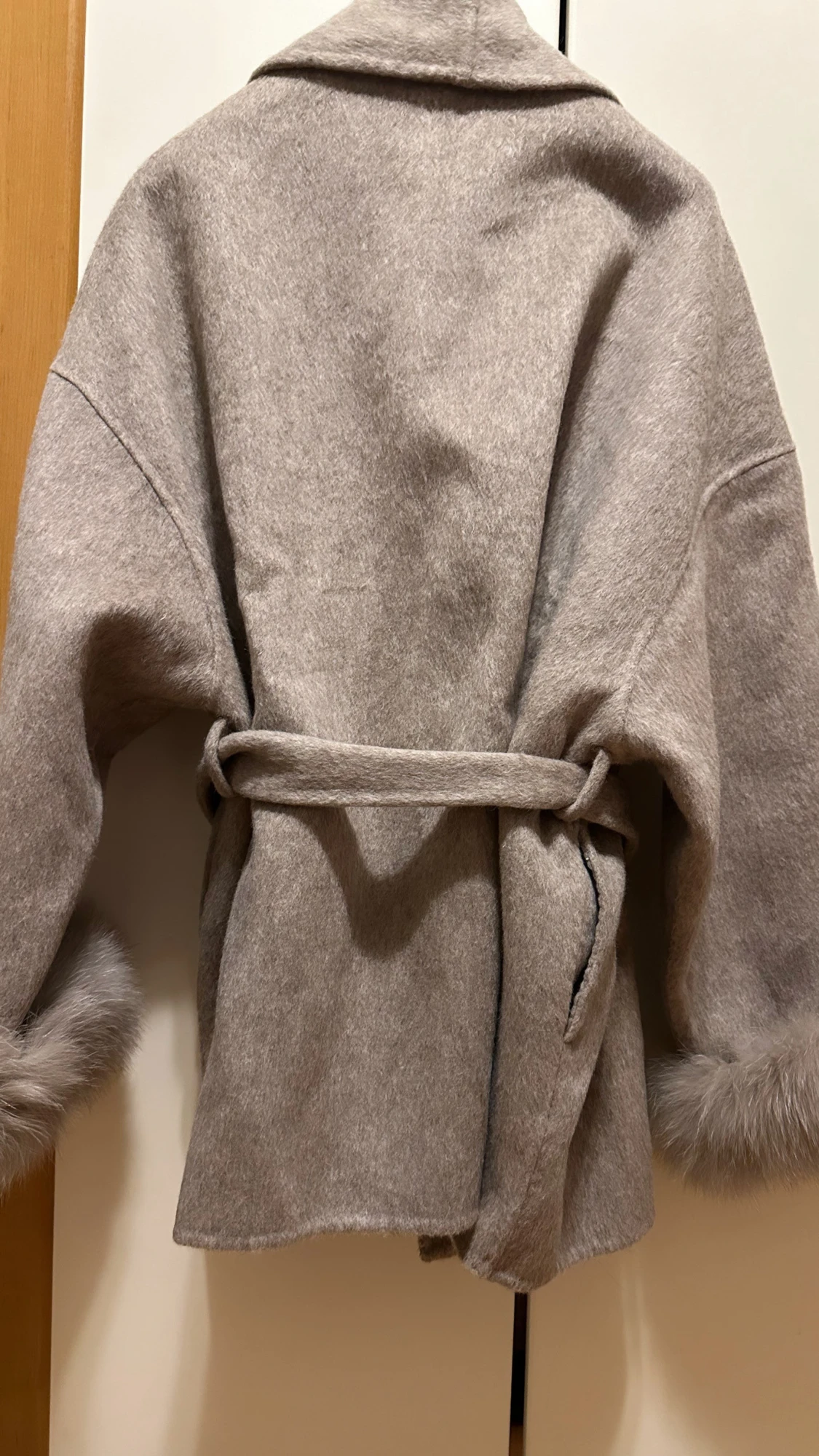 Oanvänd Kappa med äkta päls - 3