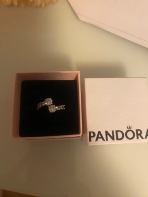 Pandora silverring - Originalpris 999kr, i en lite mindre storlek