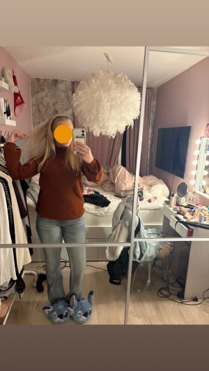 Vinröd polo - Super snygg vinröd polo tröja ifrån Vila som bara är använd en handfull gånger💕💕