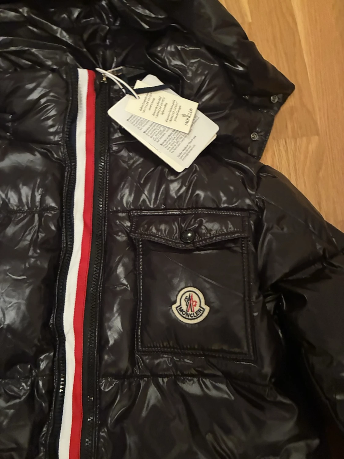 Svart pufferjacka från Moncler - 1