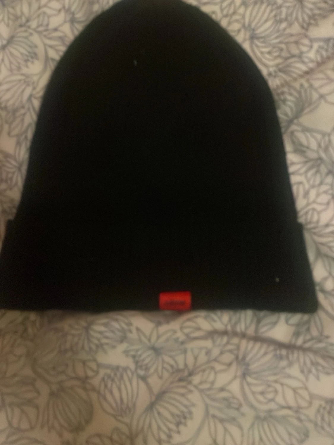 Svart mössa från Hugo - 4