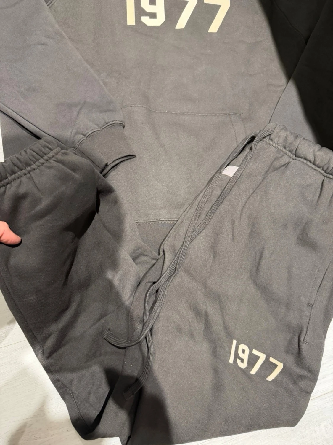 Essentials 1977 dark gray tracksuit - 2