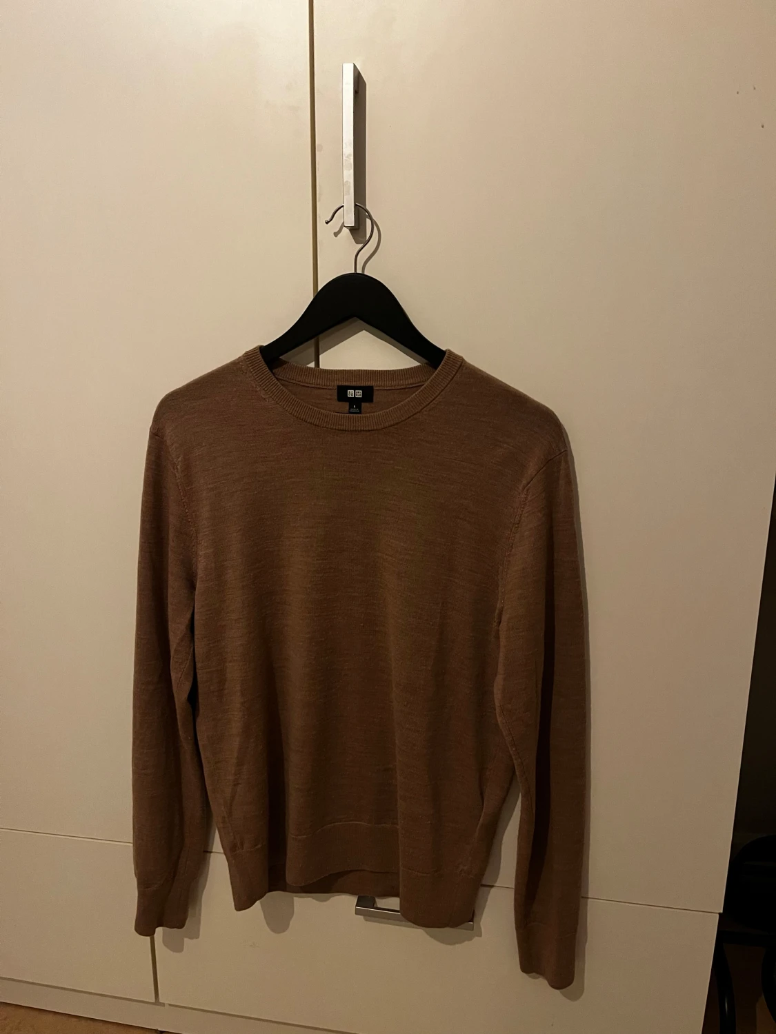 Beige merinoulltröja från Uniqlo