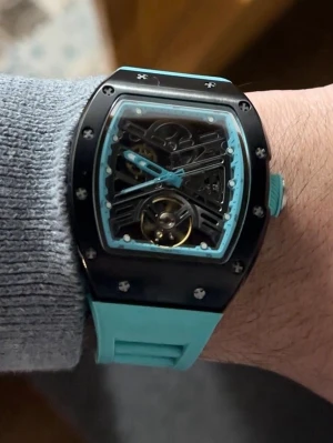 Automatisk klocka - En väldigt fin och unik automatisk klocka med Hardlex glas. Tveka inte att skriva vid intressen! 