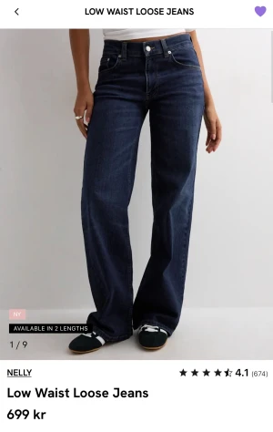 Nelly ”Low Waist Loose Jeans” - Säljer ett par super snygga jeans från Nelly i modellen ”Low Waist Loose Jeans”☺️ Byxorna är i storlek 38 och i den mörkaste färgen. Byxorna är knappt använda så är som nya i skicket, Nypris: 699💕  En extra knapp är ditsatt i efterhand för att kunna justera midjan (se bild)🌸  Säljer då jag dem tyvärr är lite för stora😢  Tveka inte på att skriva vid frågor eller funderingar och kolla gärna mina andra annonser💕🌼