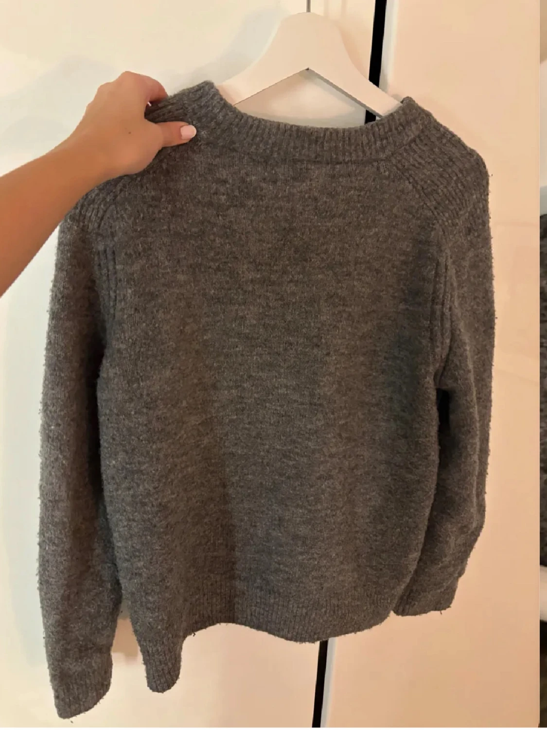 Grå stickad tröja från Zara