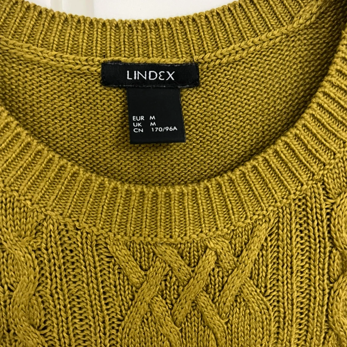 Olivgrön stickad tröja från Lindex - 2