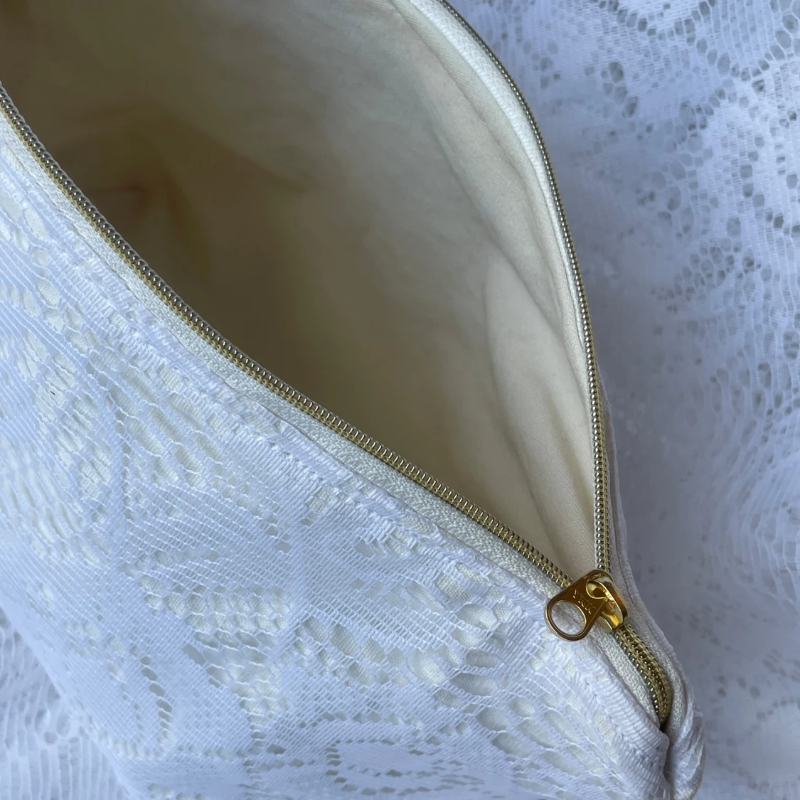 Vit spets necessär/väska stor - 1