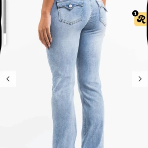 Madlady jeans - Supersnygg, tyvärr för små. Storlek 38 regular i längden. 