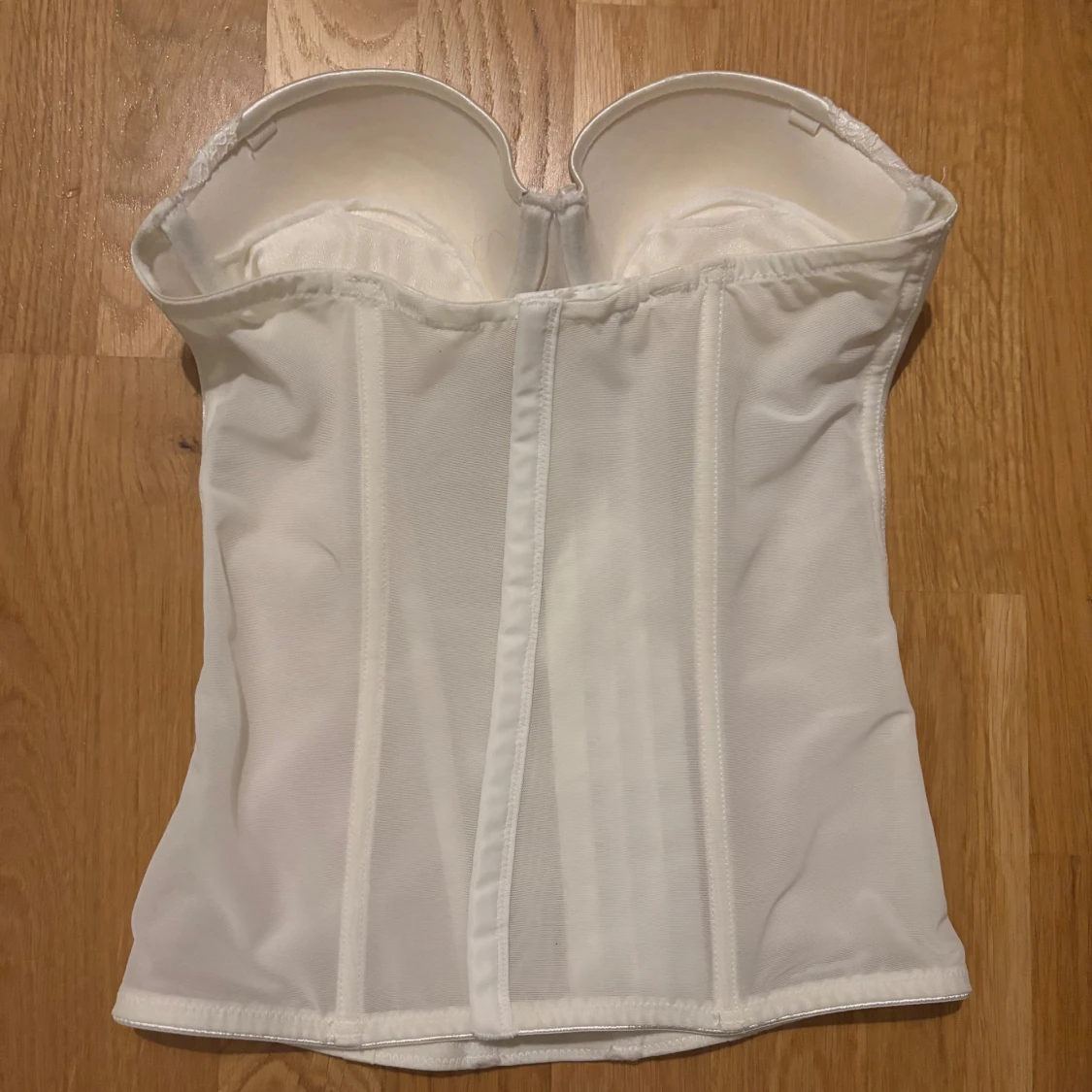 Vit korsett - 1