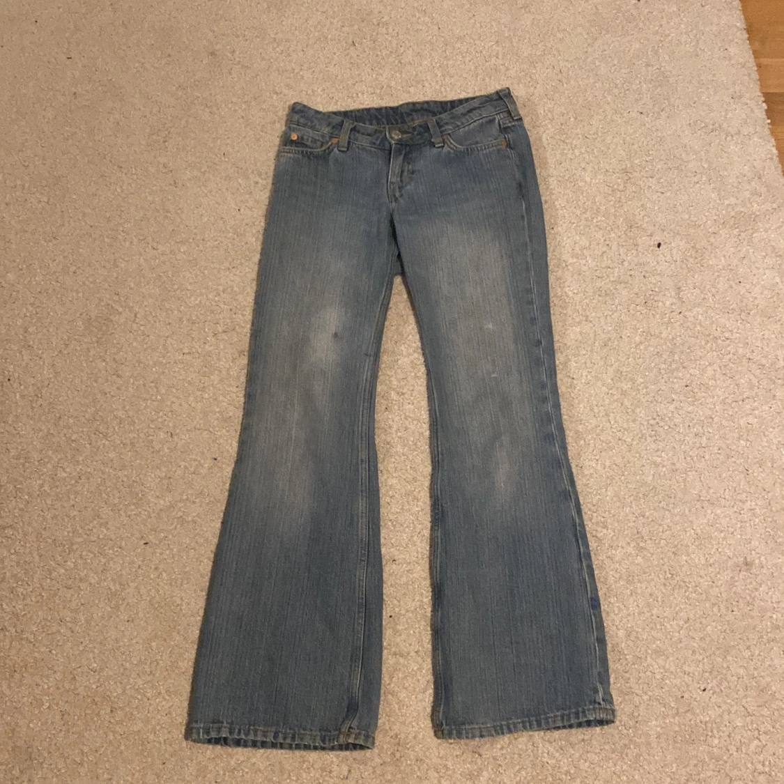 Blå bootcut jeans