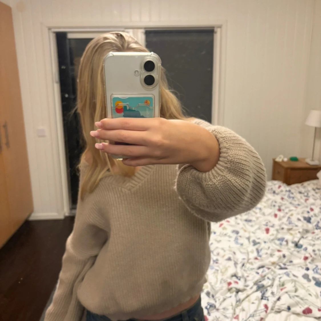 Beige stickad tröja - 1