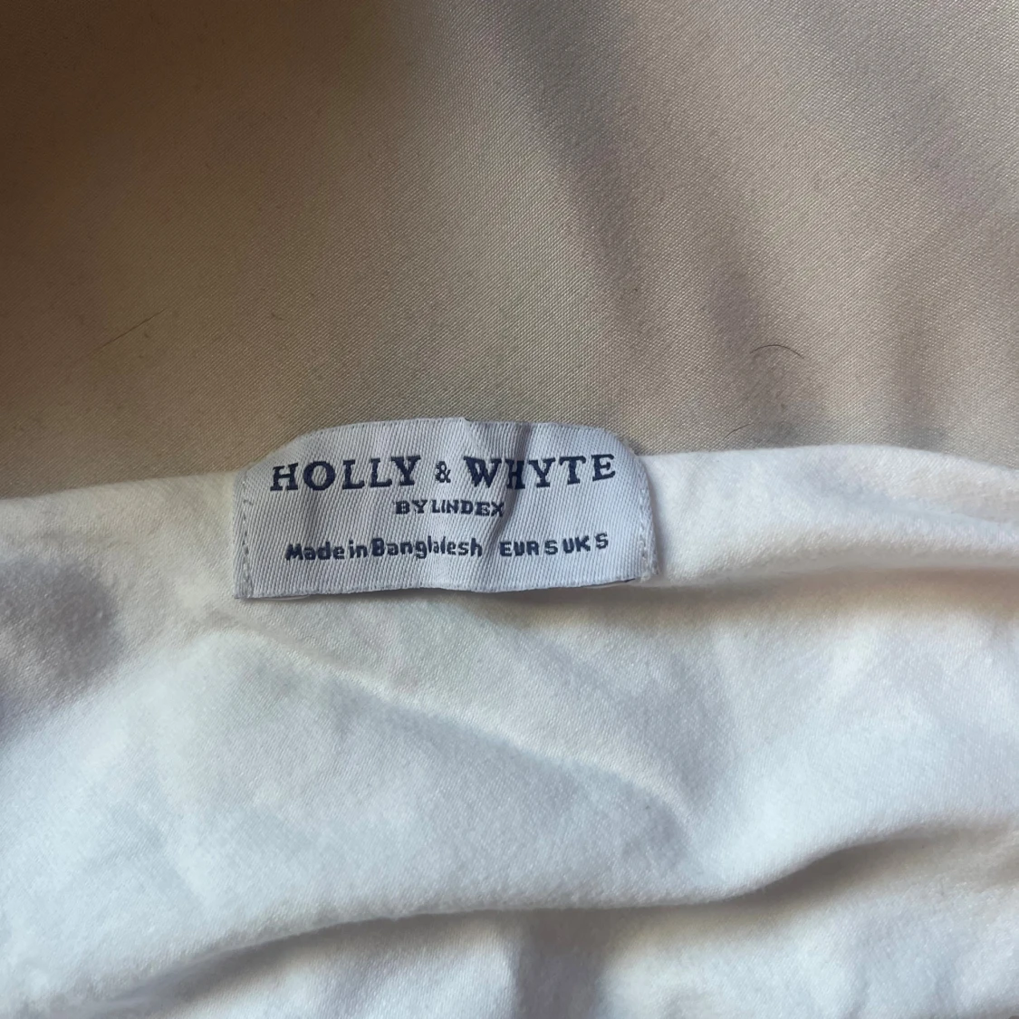 Vit oneshoulder topp Holly & Whyte - 1