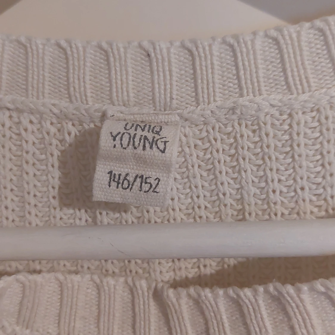 Vit stickad tröja UNIQ Young - 2
