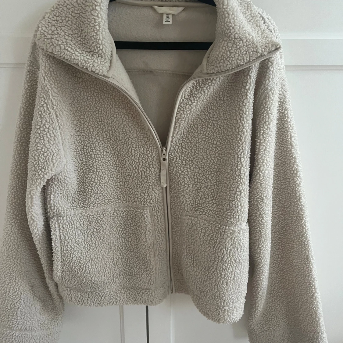 Beige teddyjacka från H&M - 2