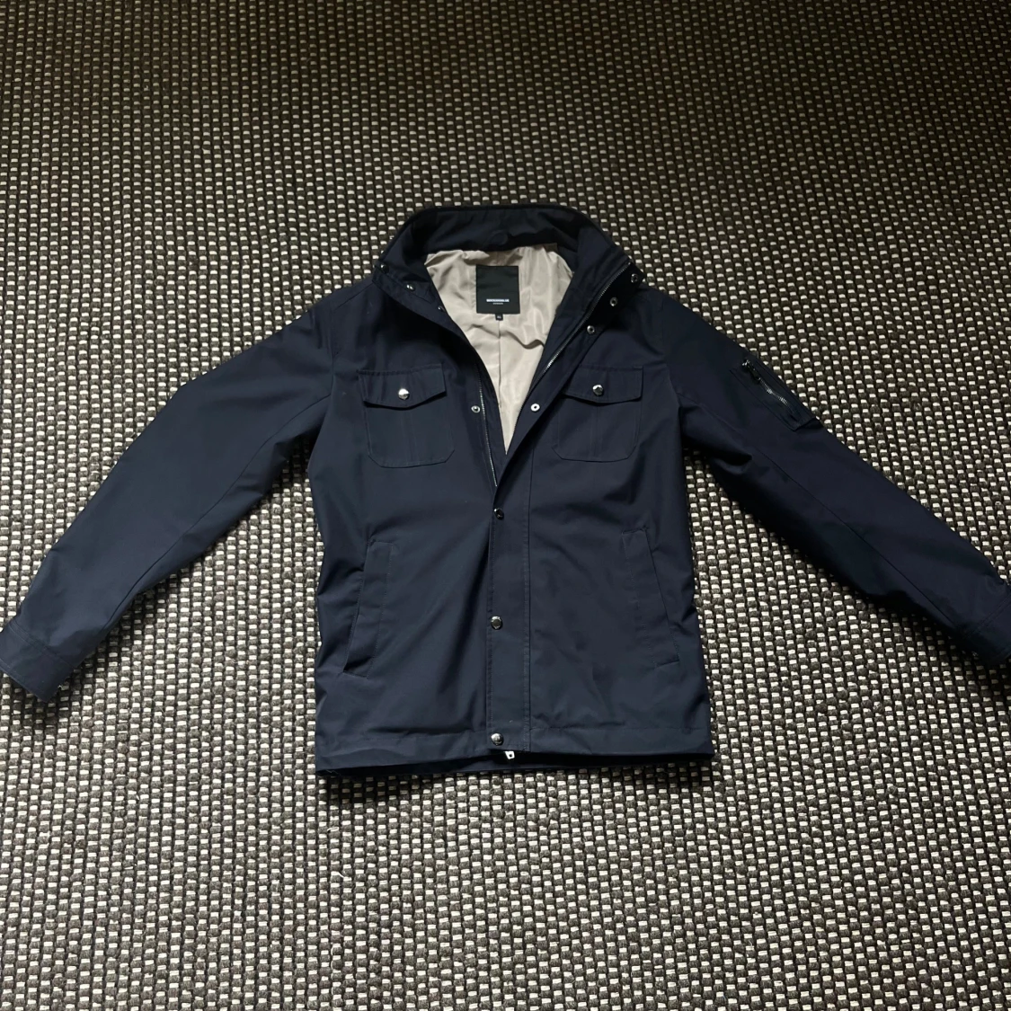 Mörkblå ”fieldjacka”