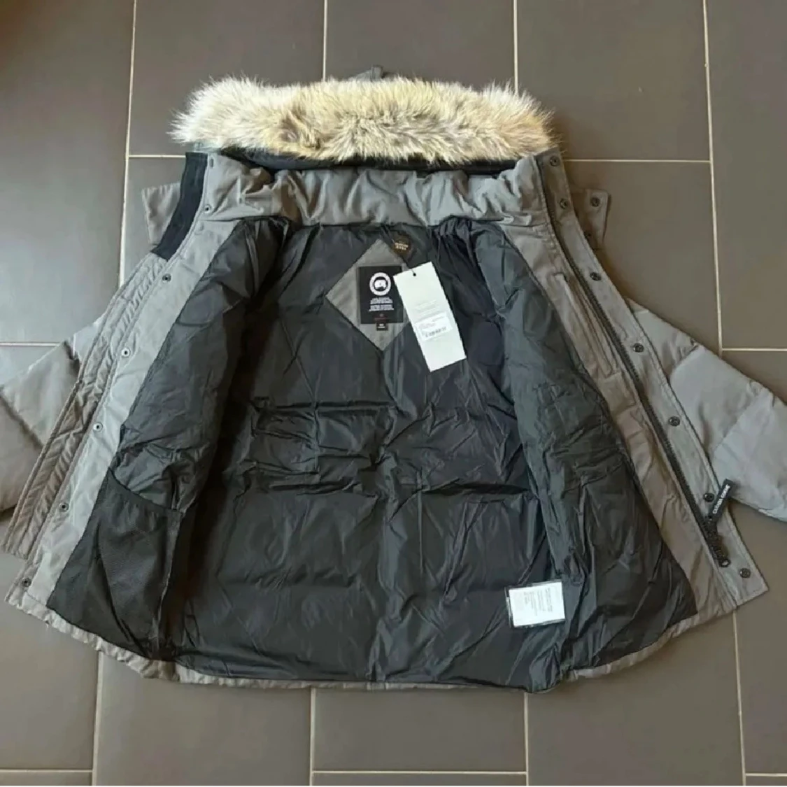 Grå dunjacka från - 1