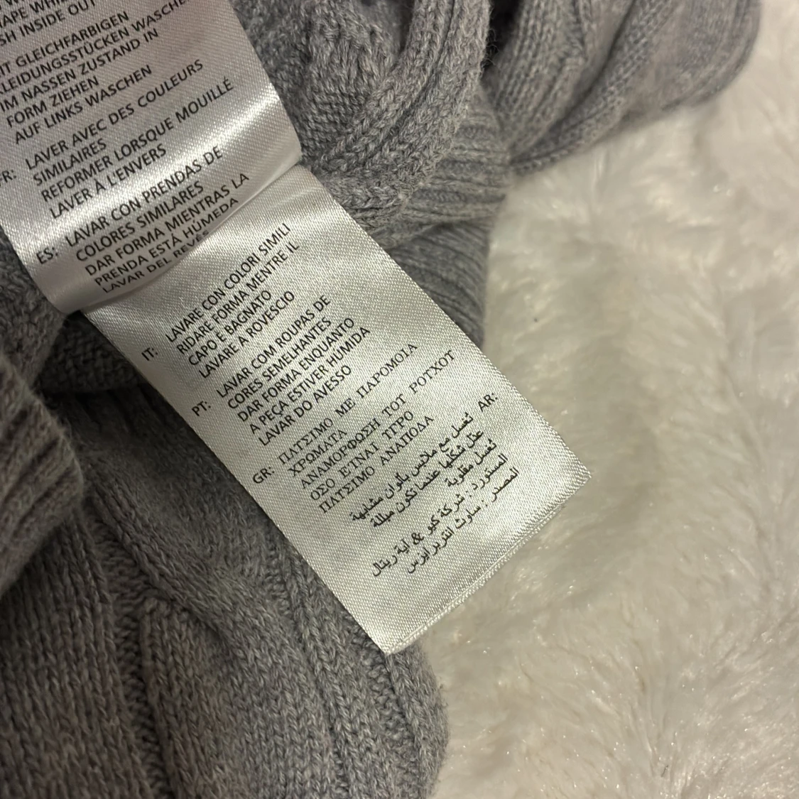 Grå kabelstickad tröja från Gant - 4