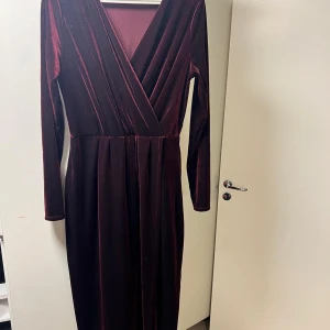 Lång klänning  - Lång klänning 