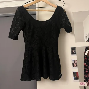 Spetstopp - Spetstopp från Gina tricot i storlek xs. Stor i storlek så passar en S också. Säljs inte längre. 