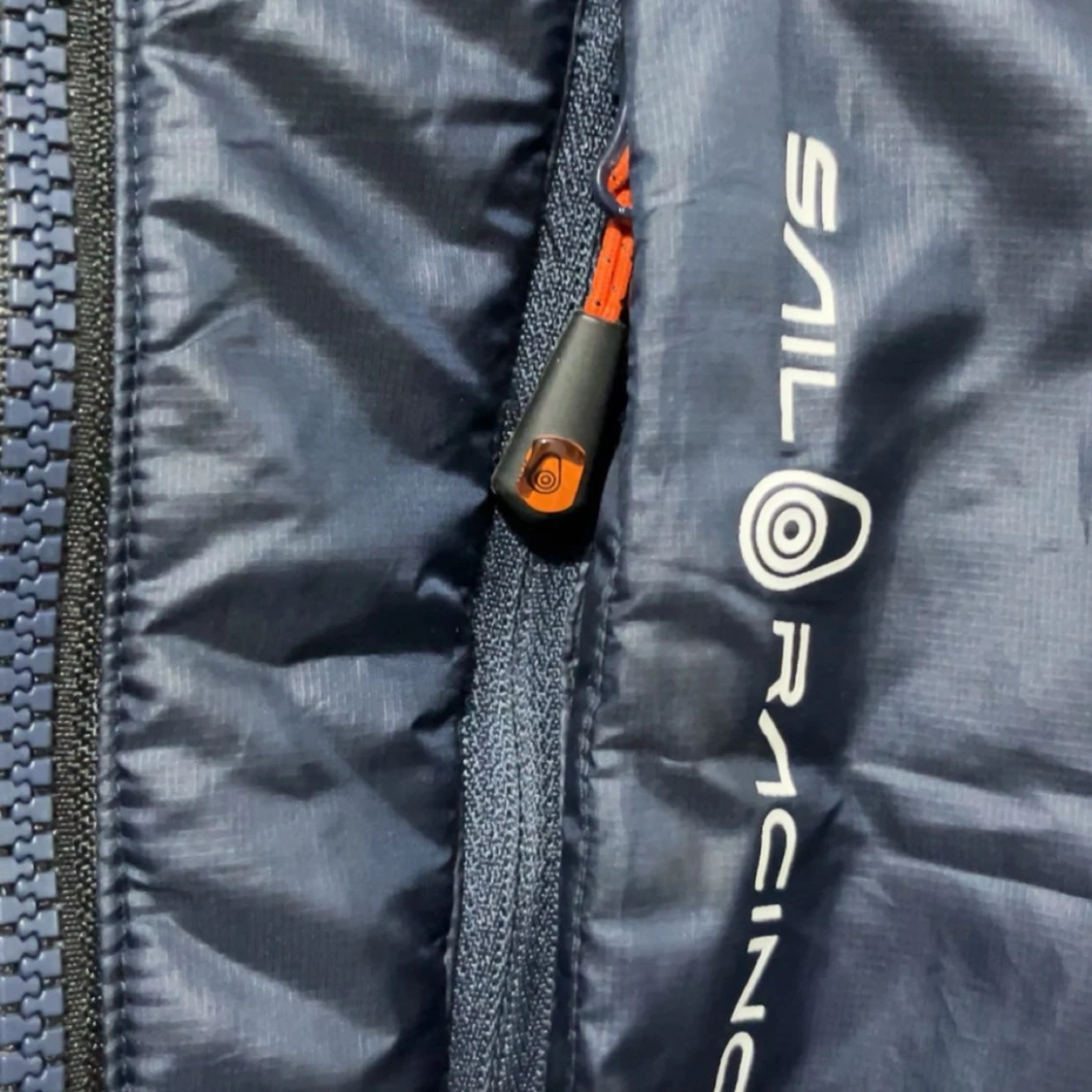 Marinblå pufferjacka från Sail Racing - 2