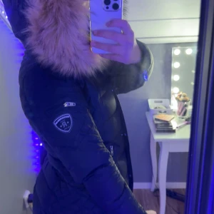 Rockandblue jacka - snygg dunjacka från Rockandblue med stor fluffig päls, strl M/38, använd 2 3 gånger den är fortfarande som ny och köpt för 3499