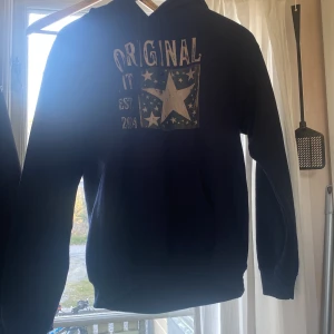 Scndi hoodie - Hoodie från scndi. Säljes då den ej används