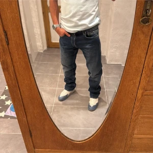 Replay jeans  - Ett par snygga byxor från Replay i storlek W32 L32 i modellen Grover 