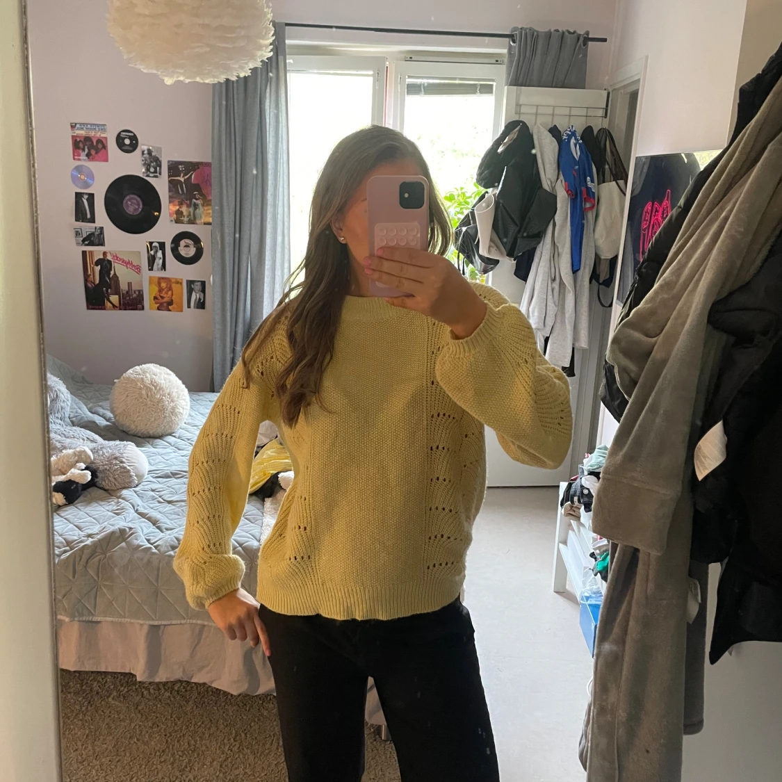 Ljusgul stickad tröja från ICHI