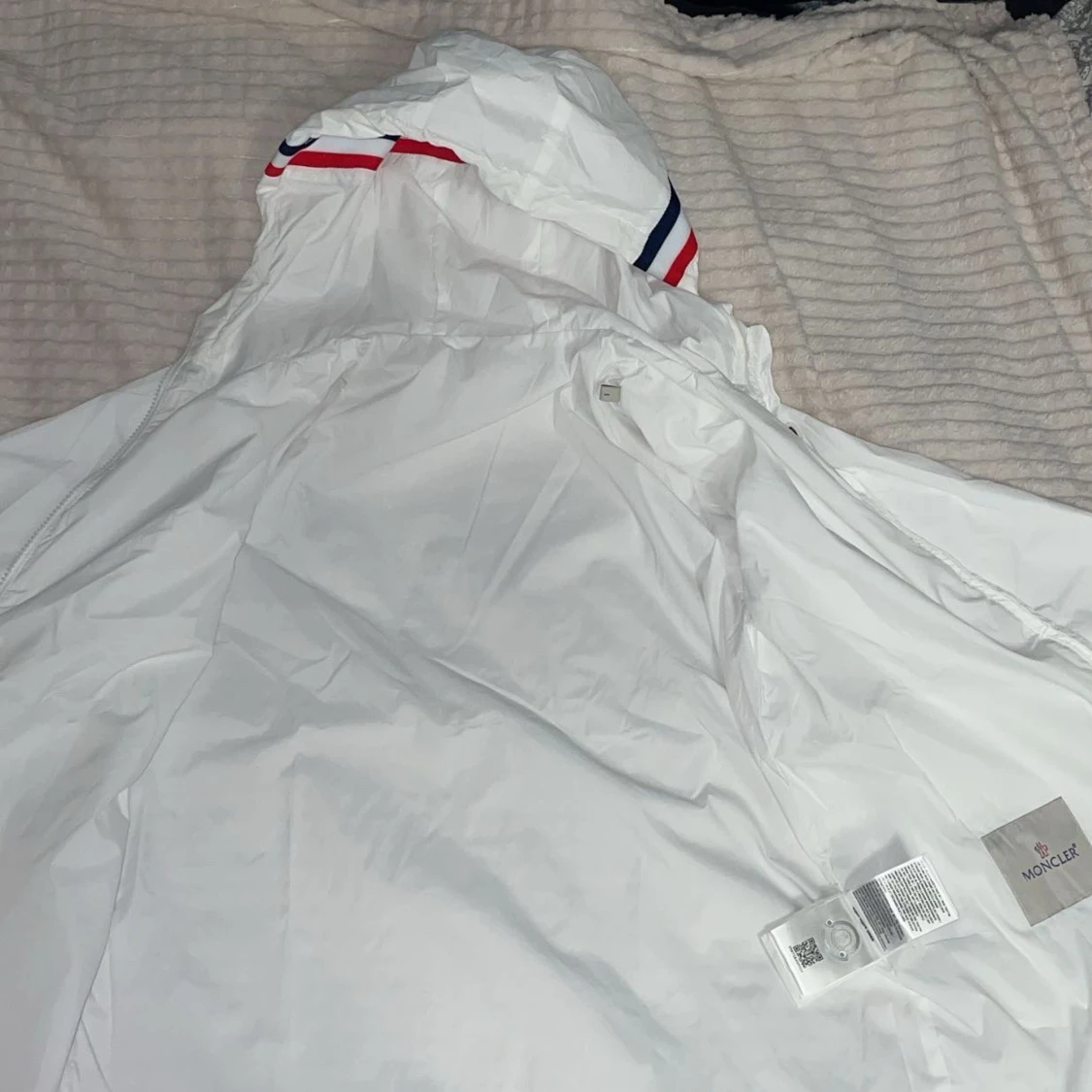 Moncler vind Jacka med huva. - 1