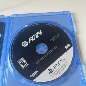 Fc 24 - Jag säljer FC 24 för endast 69kr. Den är i jätte bra skick och funkar perfekt