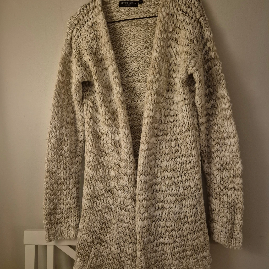 Beige stickad kofta 
