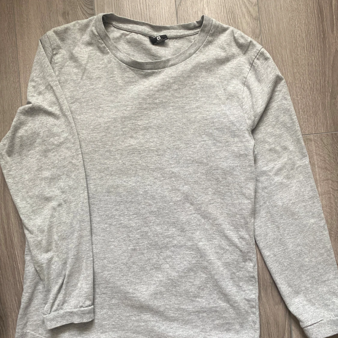 Grå långärmad tröja - 1