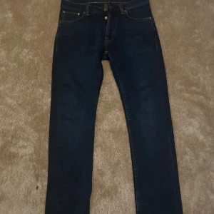 Nudie jeans - Snygga mörkblå skinny jeans från nudie, lean dean modellen. Storlek 30/30