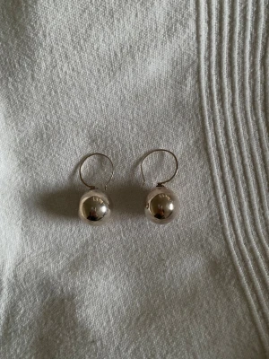 Silver örhängen  - Inte använda särskilt mycket☺️