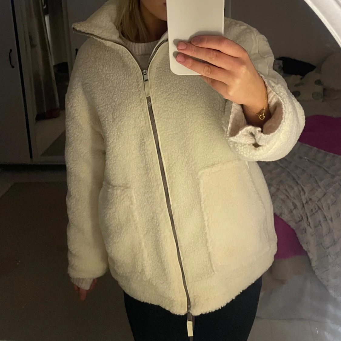 Vit teddyjacka med dragkedja