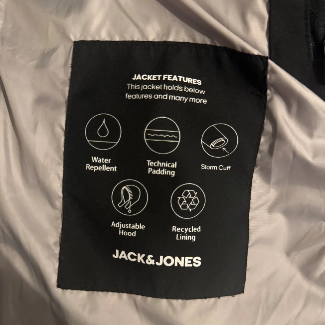 Svart pufferjacka från Jack & Jones - 2